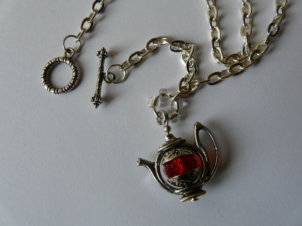 teapot necklace...:)