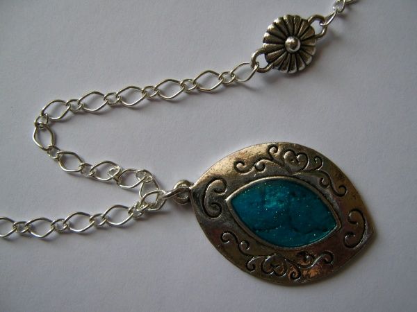 turquoise leaf necklace...