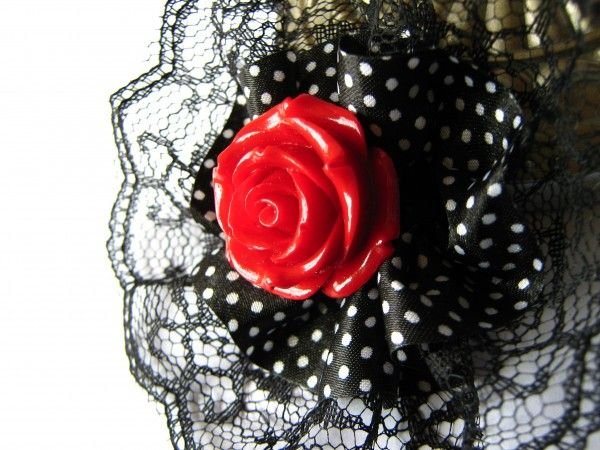red rose & black lace...