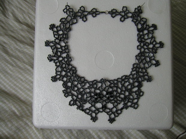 colier-dantela margele negre