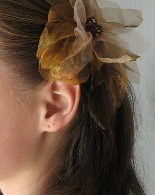 Agrafa Brown Chic Flower -la comanda
