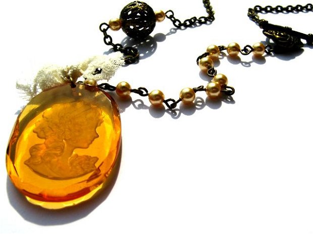 CARVED CRYSTAL AUTUMNAL CAMEO...