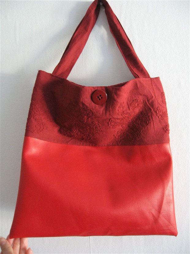 REDUCERE! Red lips bag