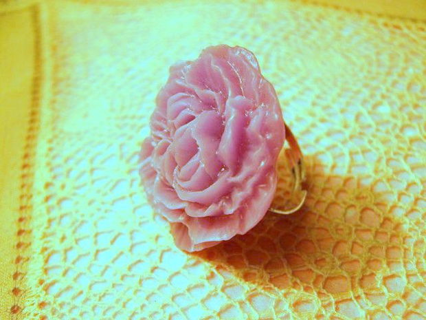 PURPLE CARNATIONS...ring:)