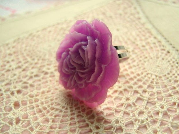 PURPLE CARNATIONS...ring:)