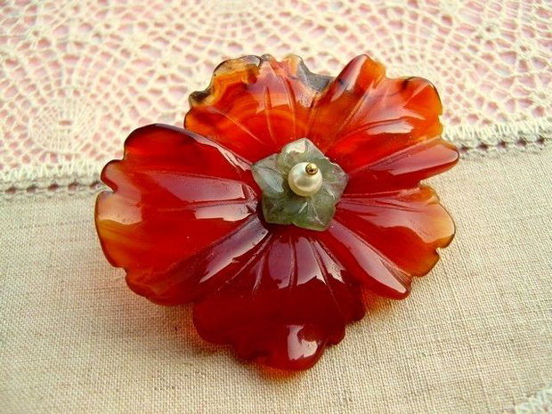 SCARLET...