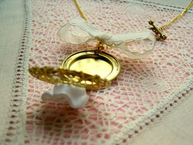 SECRET MEMORIES...
