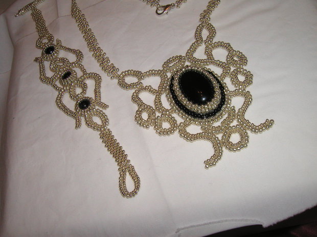 Colier+bratara sobre si elegante