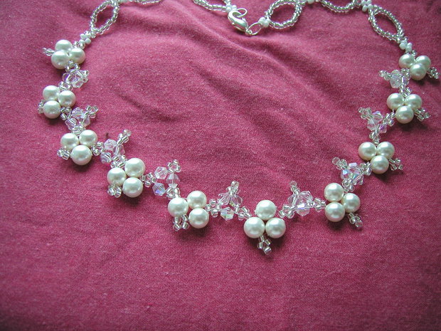 Colier cu perle si cristale Swarovski REZERVAT