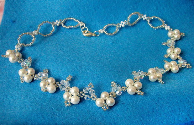 Colier cu perle si cristale Swarovski REZERVAT