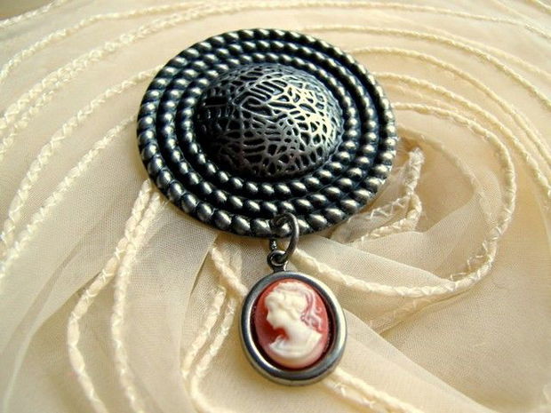 TRIBAL CAMEO...