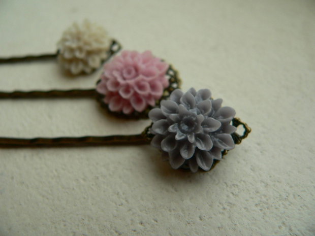 "Floricele surorele''