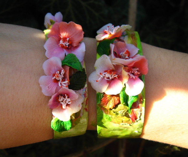 Flori delicate de cires - set 2 bratari