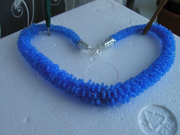 Colier ”frosted blue”