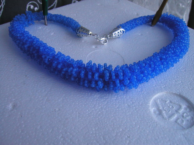 Colier ”frosted blue”