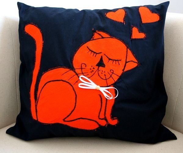 Perna patrata cu pisica portocalie