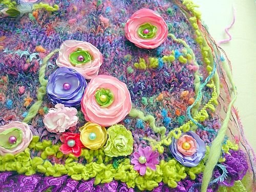 Geanta tricotata Camp cu Flori  Reducere 50%  Pret Nou 75 RON