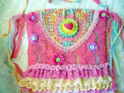 Geanta tricotata cu aplicatii Rainbow  Reducere 50%  Pret Nou 57 RON