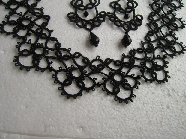 Colier si cercei crosetati tehnica tatting(frivolite) Rezervat