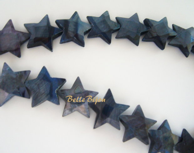 Stelute din sidef fatetate pe ambele fete dimens 15 mm, culoare albastru inchis