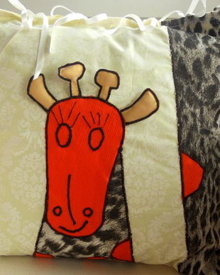 Perna patrata girafa vesela