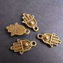 PANDANTIV MANA BRONZ - 12 X 20 MM