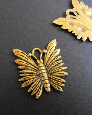 PANDANTIV BRONZ FLUTURE -  22 X 25 MM