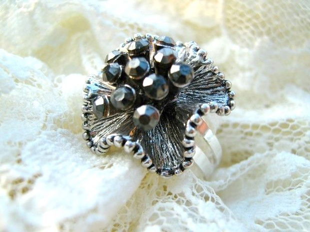 FLOWER RING