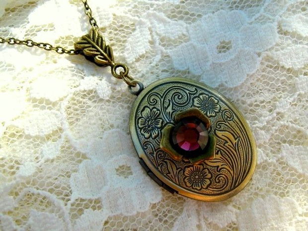 SWAROVSKI LOCKET