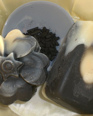 SPA BAR: săpun natural, vegan, cu kombucha, cărbune activ și unt de shea.
