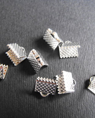 CAPAT ARGINTIU PENTRU SNUR SI ESARFE - 8 X 7 MM(10buc.)