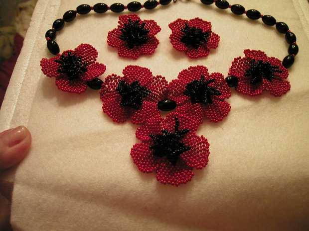 Set colier+cercei cu floari de mac REZRVAT