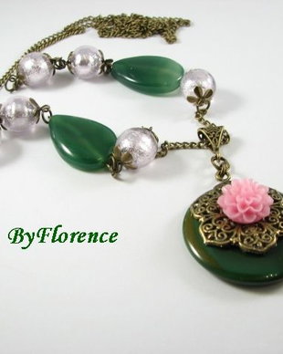 Verde crud, mugur alb si roz si pur # F0370