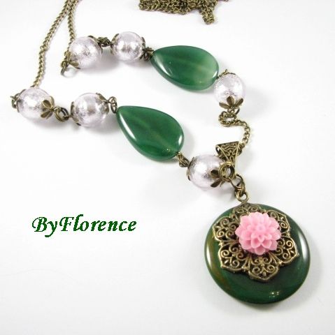 Verde crud, mugur alb si roz si pur # F0370