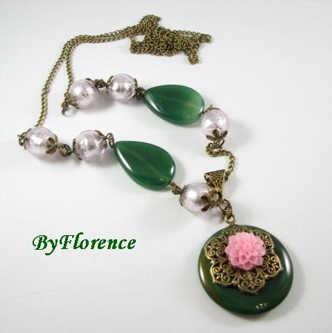 Verde crud, mugur alb si roz si pur # F0370