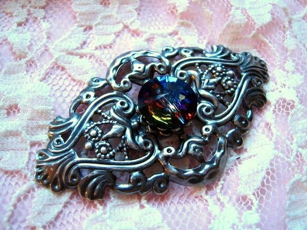 SWAROVSKI LACE BROOCH