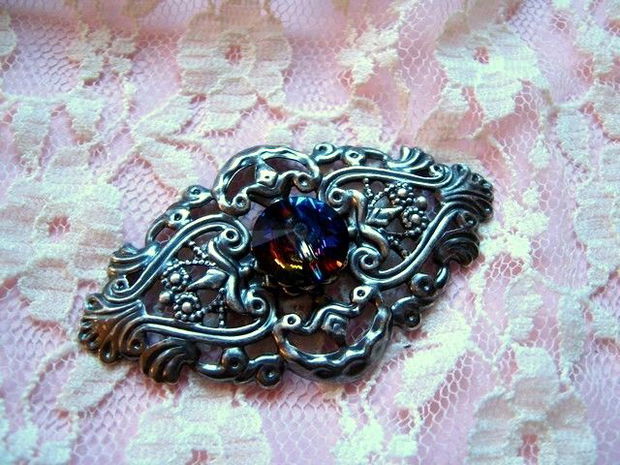 SWAROVSKI LACE BROOCH