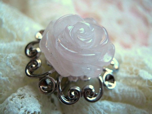 QUARTZ ROSE RING