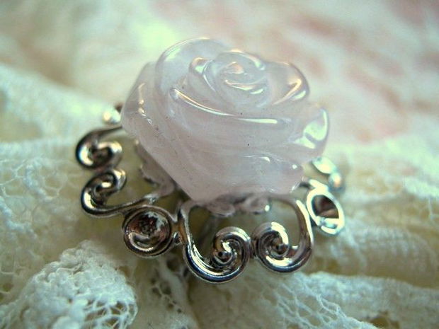 QUARTZ ROSE RING