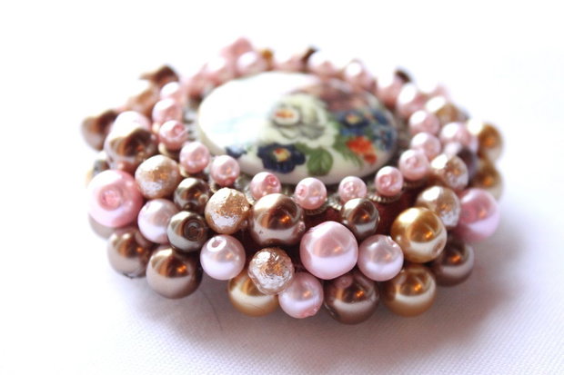 PEARLS WHIT FLOWERS