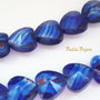 Inimioare sticla fatetata royal blue cu insertii rosii-albe 14x14x8 mm
