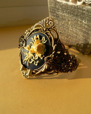 "I'm a rose queen" (6)