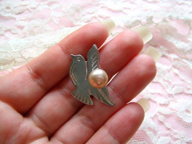 DOVE RING