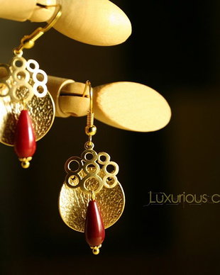 "Luxurious coral"