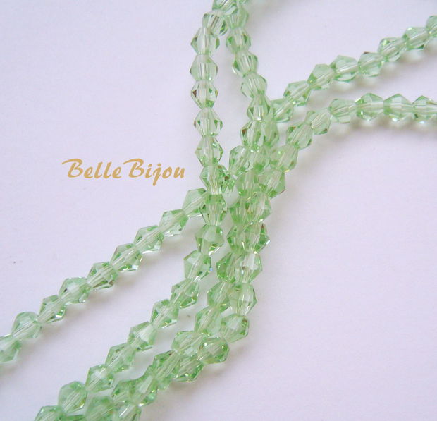 Cristale biconice de aprox 4 mm verde deschis  (10 bucati), imitatie Swarovski crystal erinite