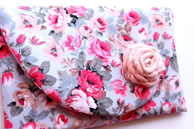 Colectia PLICURI DANTELATE