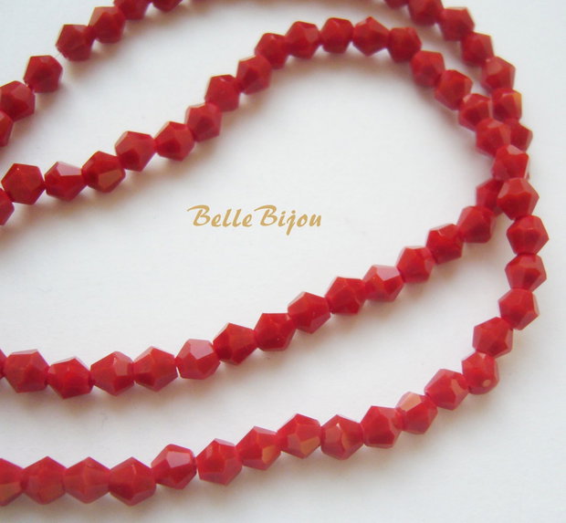 Cristale biconice de aprox 4 mm rosu mat (10 bucati)