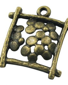 Charm dreptunghiular, model floral