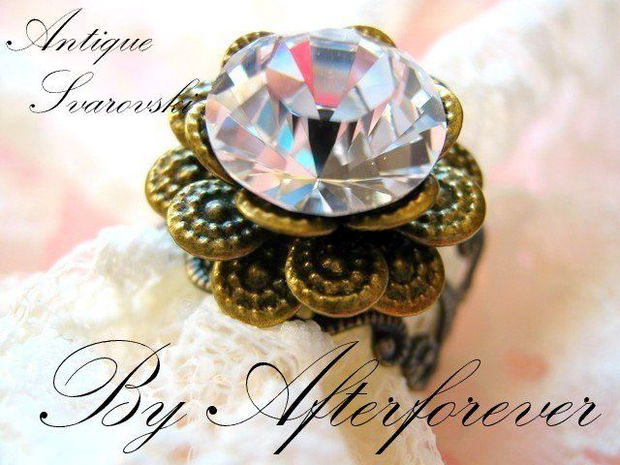 ANTIQUE SWAROVSKI- RING