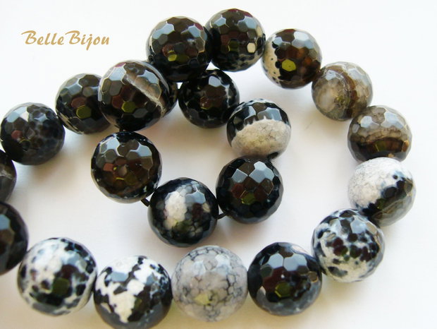 Agate crab fire fatetate negru cu alb de aprox 12 mm